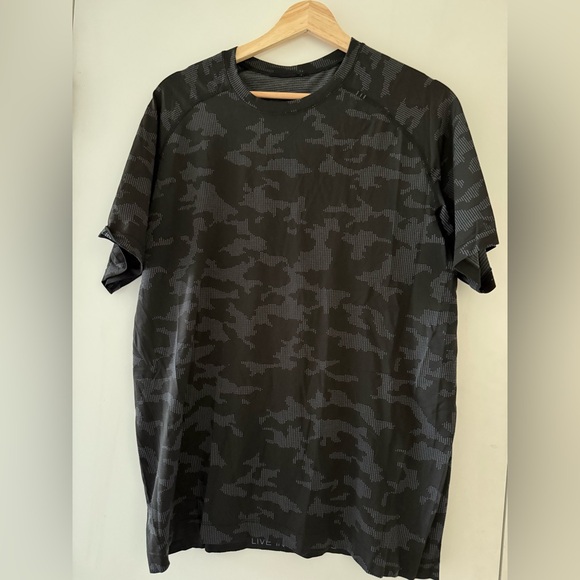 lululemon athletica men’s shirt - Picture 1 of 1